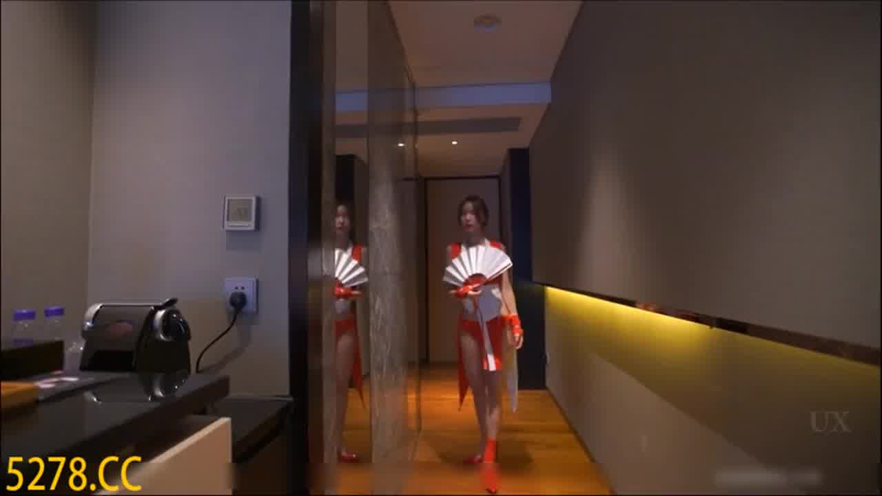  【摄淫师系列】大尺度白金版视频cos不知火舞被摄影师咸猪手后入啪啪 的剧照1