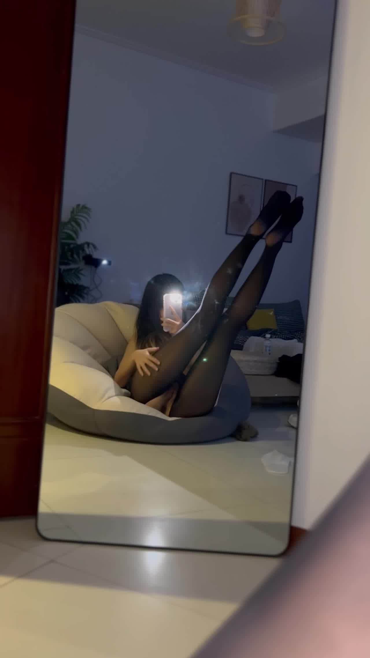  最爱哥哥来跟我约炮 我真的很饥渴 的剧照2