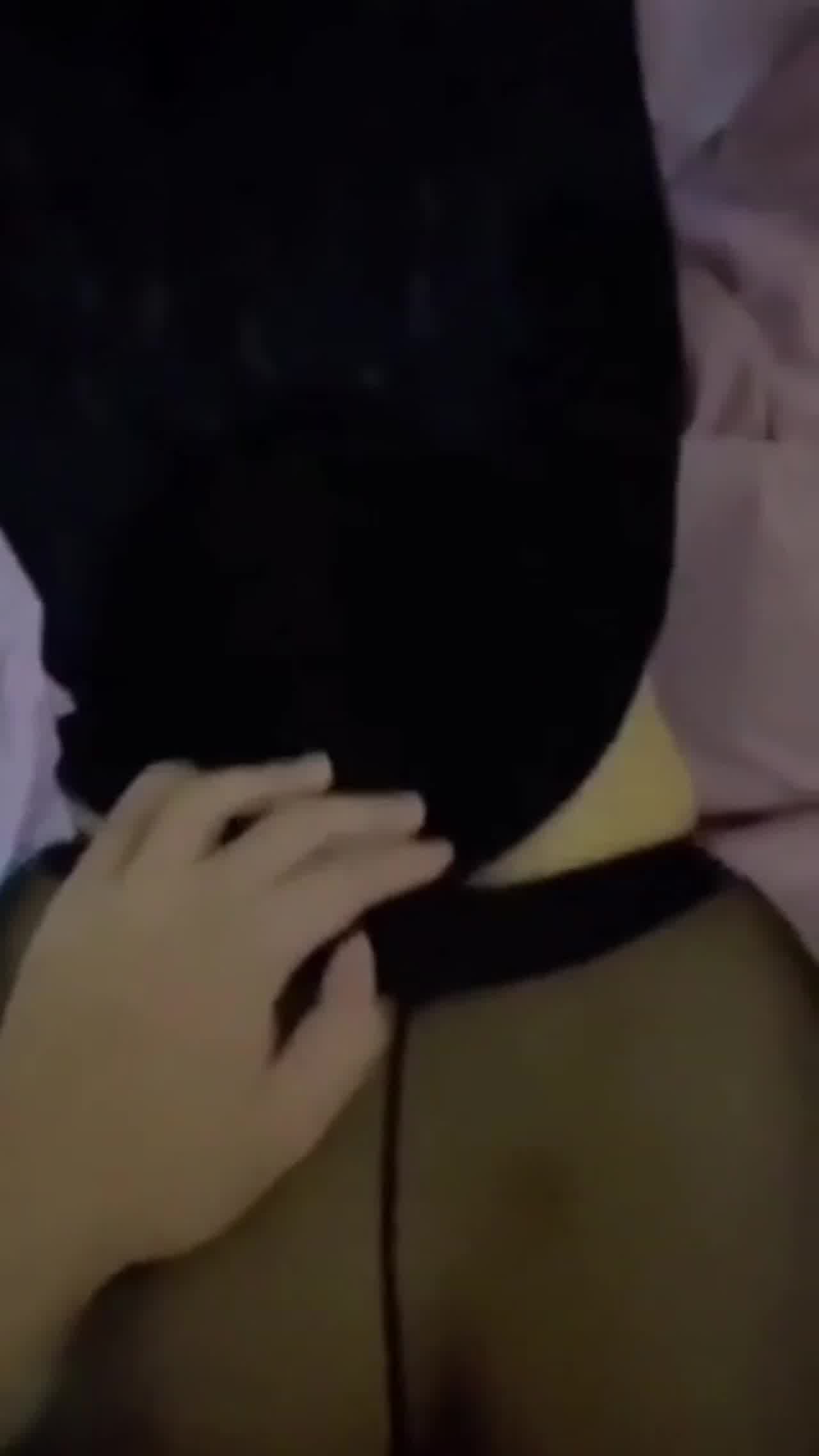  叔嫂乱伦 嫂子在我胯下呻 的剧照6