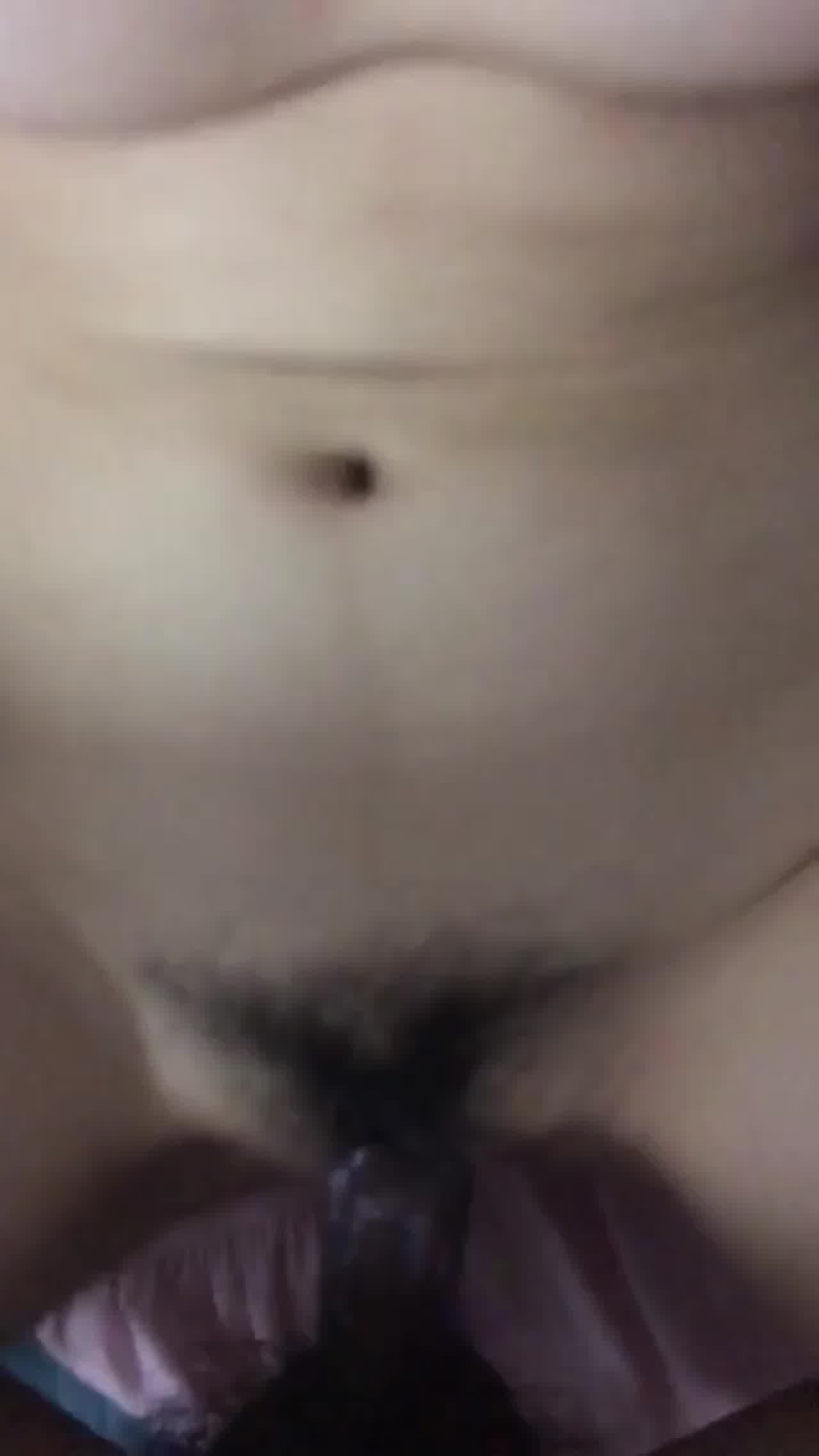  肉感少妇深夜造孩内射 的剧照9