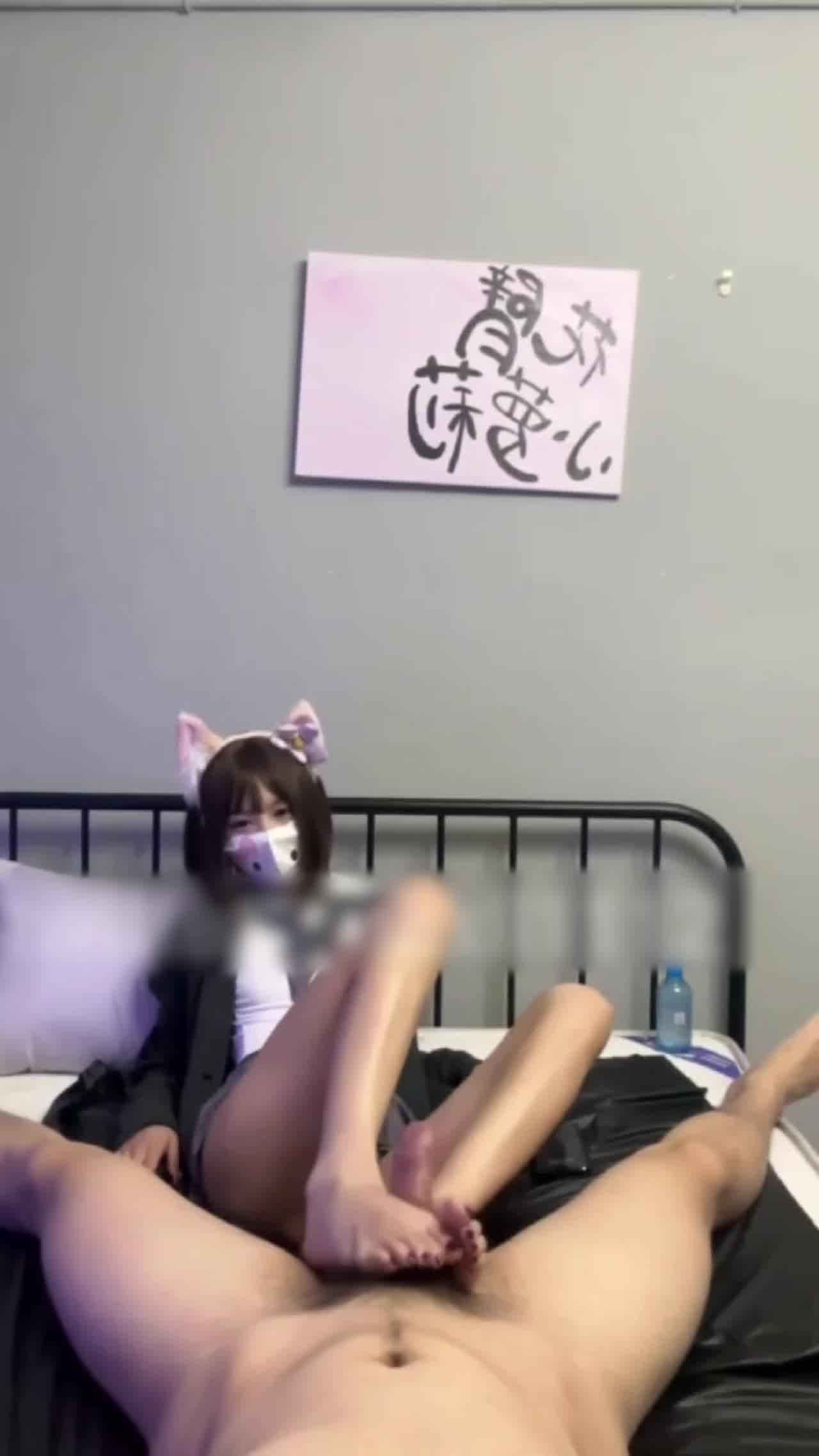  花臂小萝莉制服角色扮演 的剧照3