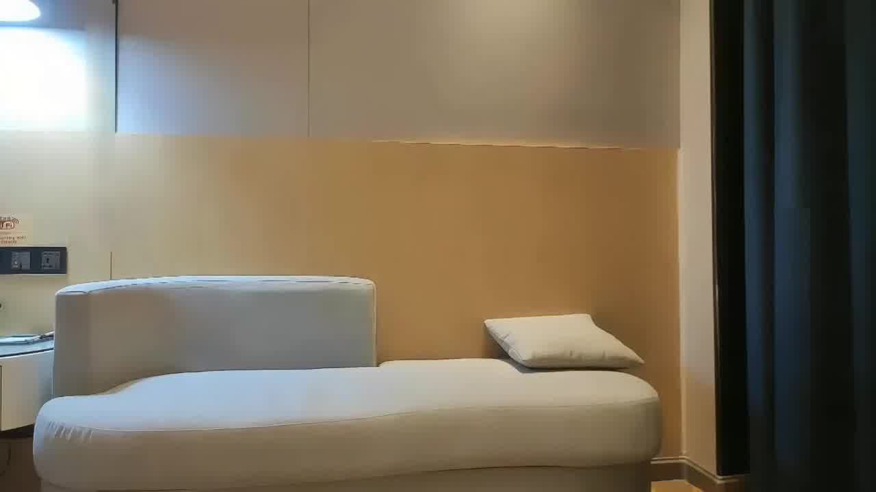  极品网红脸妹子，口交摸逼抬腿侧入，哇你逼逼好紧啊，你这么敏感啊，上位骑坐大力猛操，啊啊不断！ 的剧照8