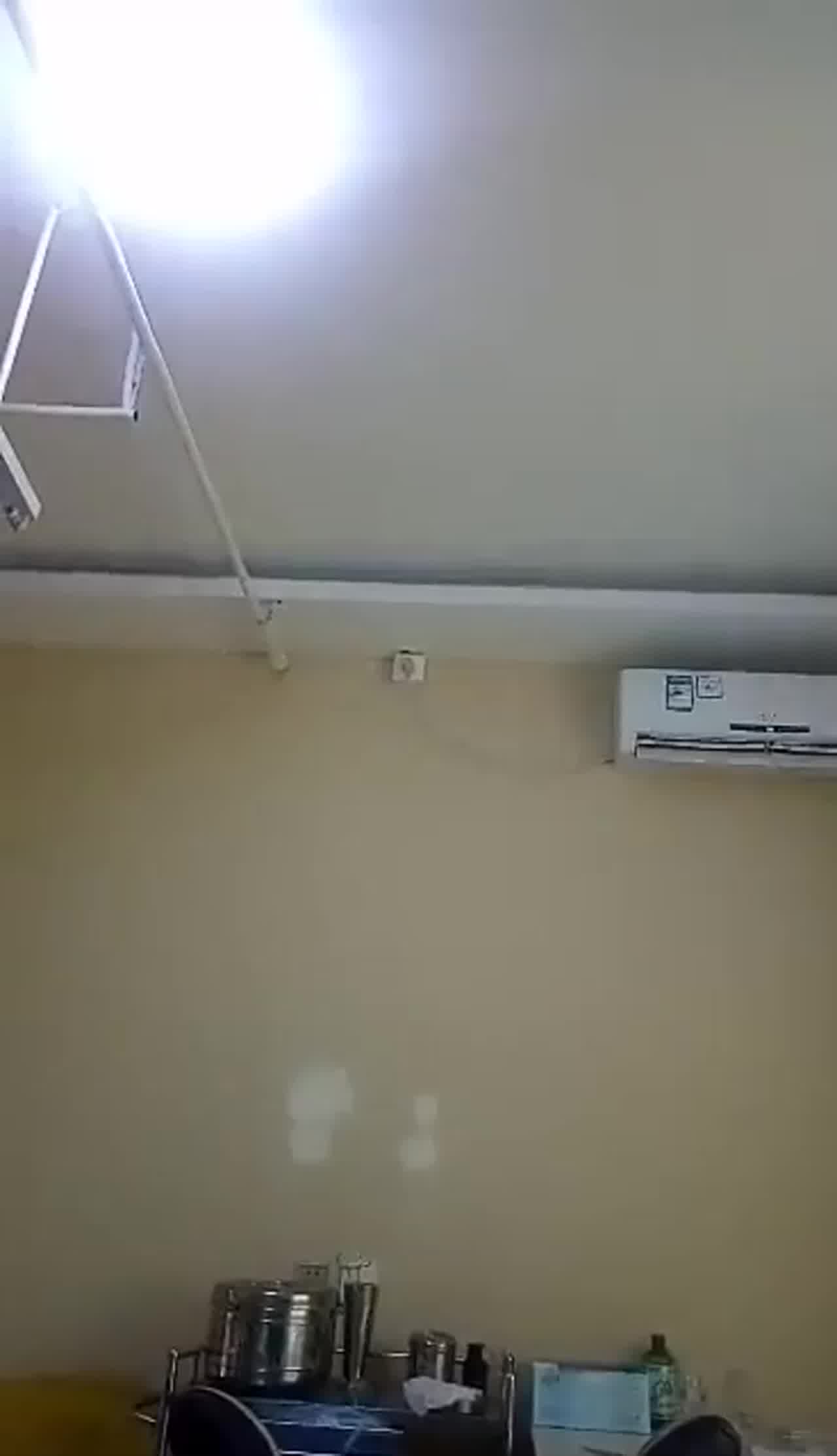  推特小护士雅欣～下次再有哥哥找我割包皮，我还是先给你口一次叭，把我和同事搞得尴尬，哈哈哈 的剧照4