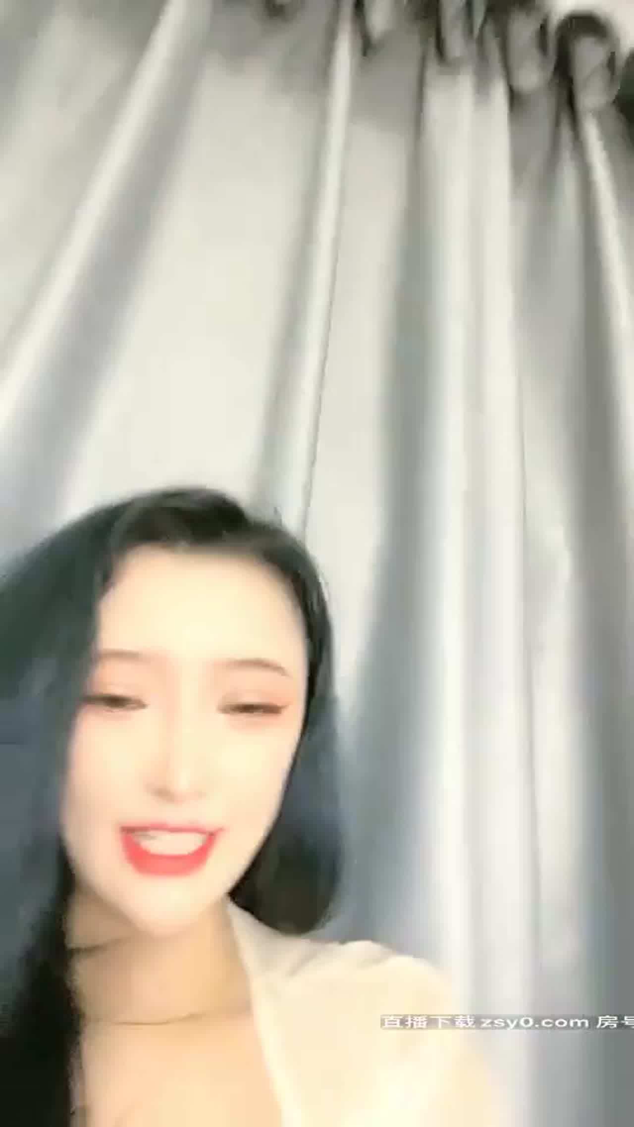  人间水蜜桃自慰视频 的剧照5