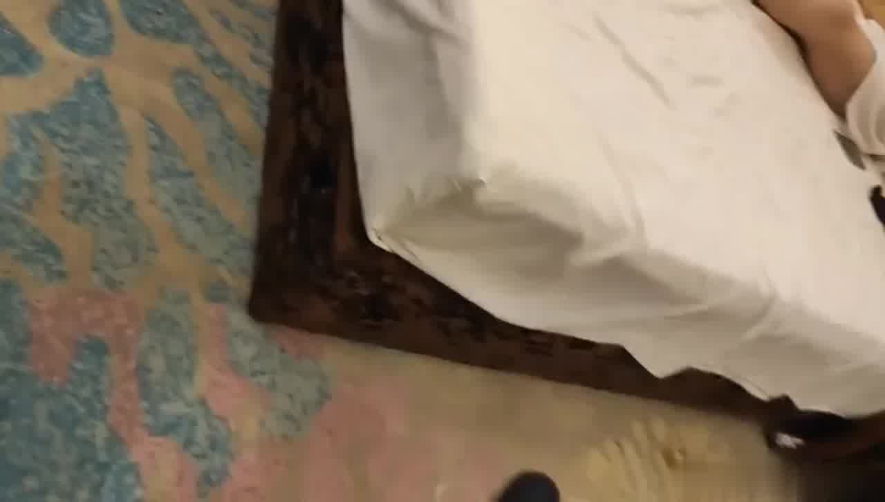  网恋奔现 精品良家少妇夜赴酒店 销魂一炮精彩万分 今天超常发挥 体力爆棚 站立插入骚逼良家好满足 的剧照6