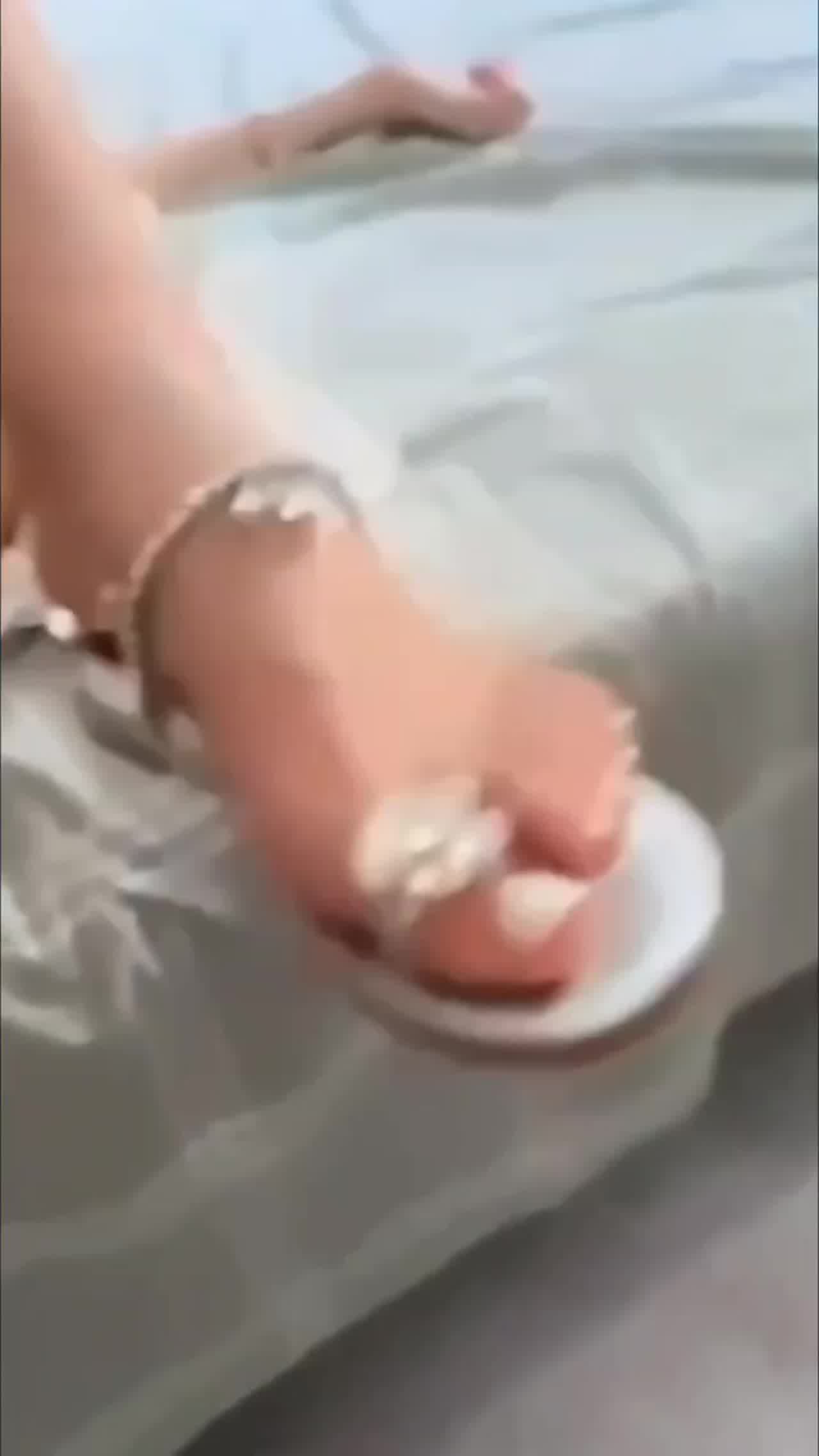  《反差婊》清纯反差婊泄密，又甜又欲 的剧照4