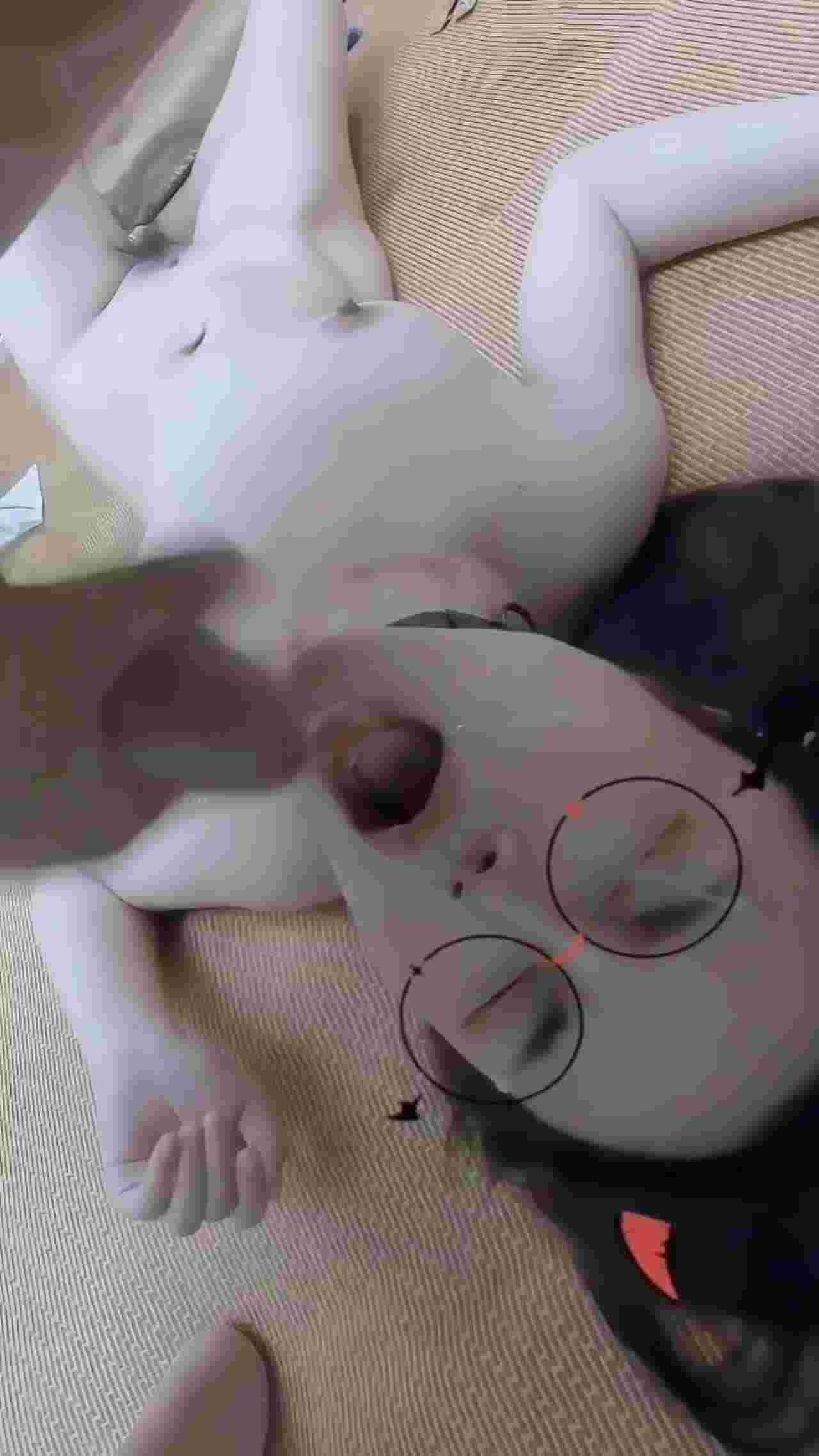  母狗户外撒尿+小母狗必须颜射!哥哥们 的剧照6