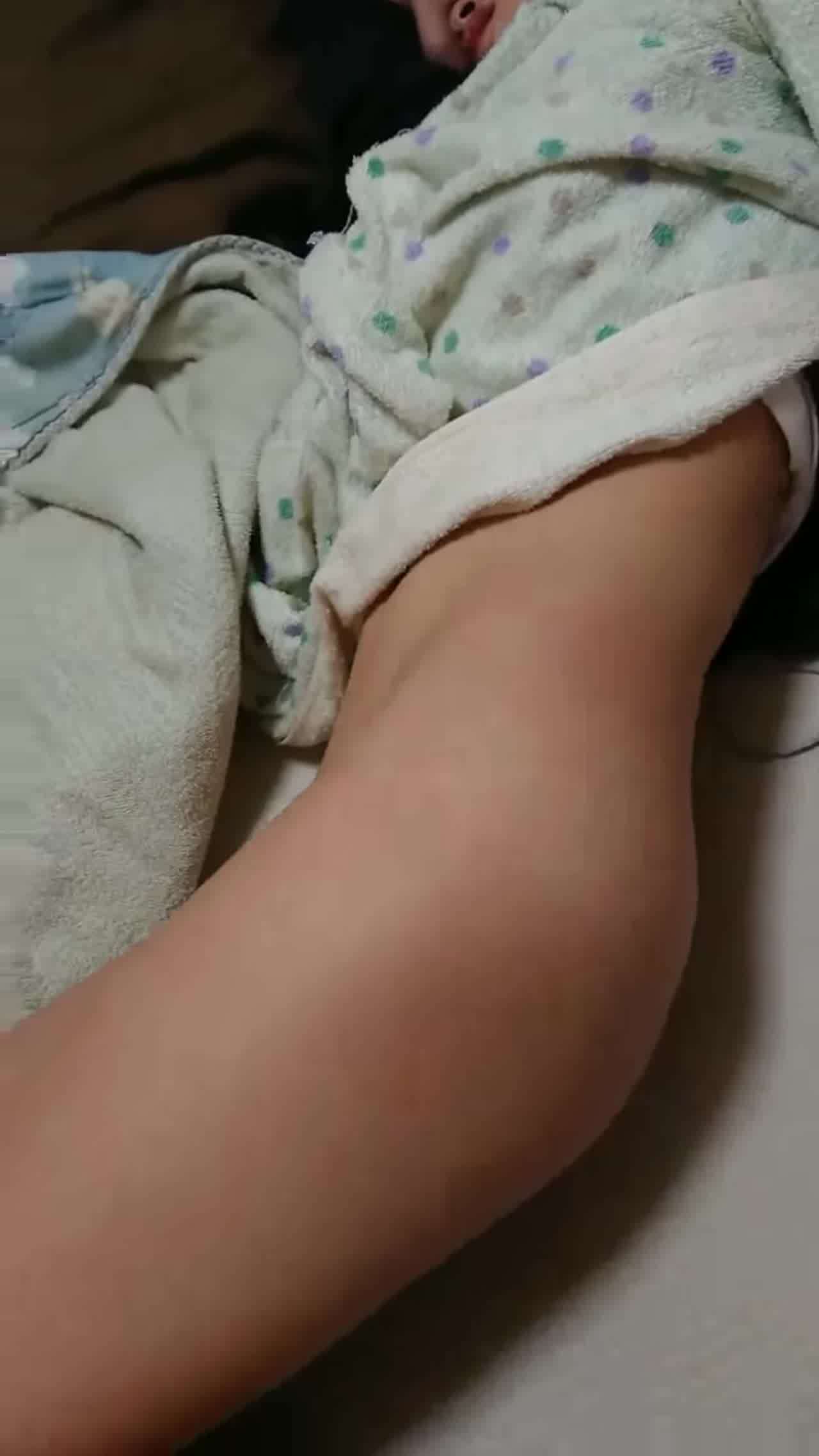  幼女萝莉的美丽胴体 的剧照5