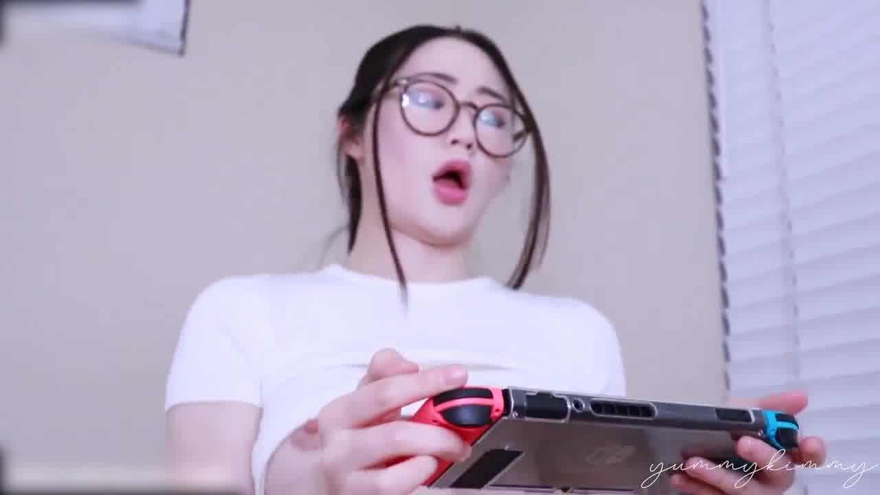  kimmy 眼镜娘想继续玩游戏只好用骚逼交换时间 的剧照9