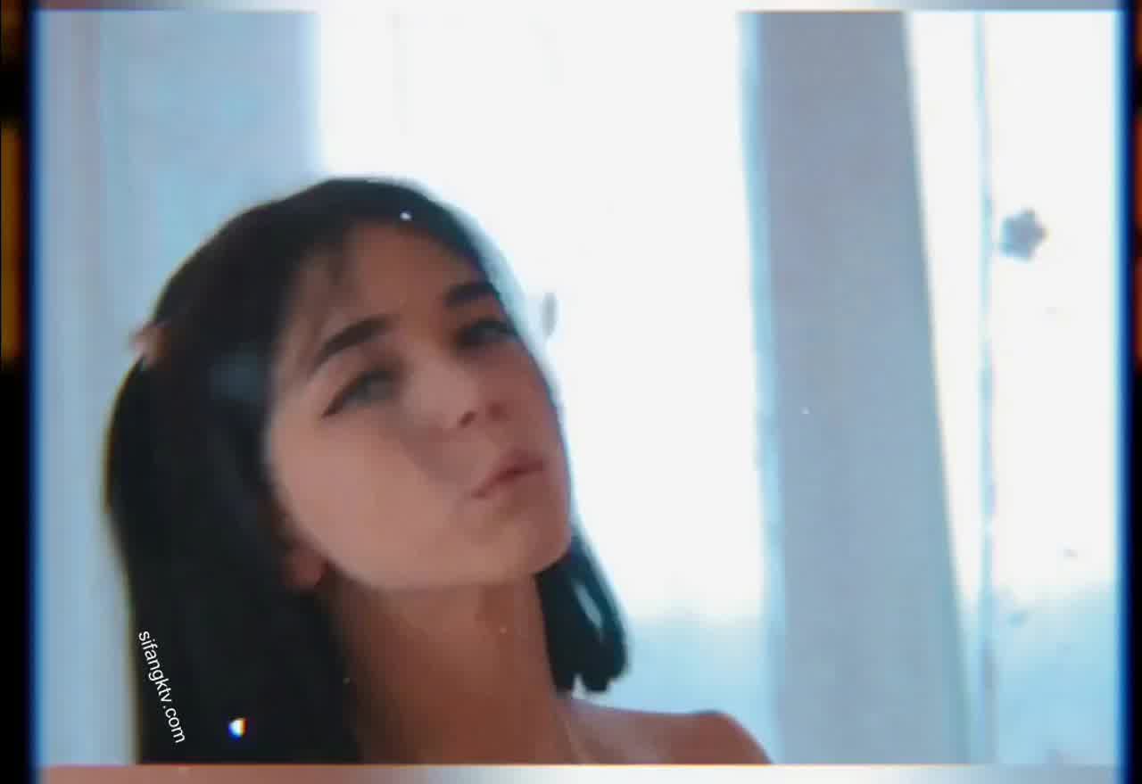  euphoriakush 西方甜美贫乳小萝莉 的剧照1