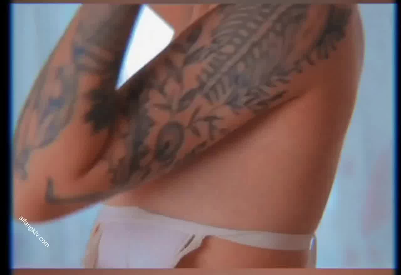  euphoriakush 西方甜美贫乳小萝莉 的剧照3