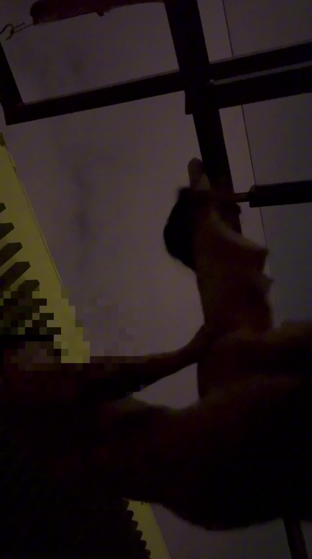  夜景下做爱 的剧照5