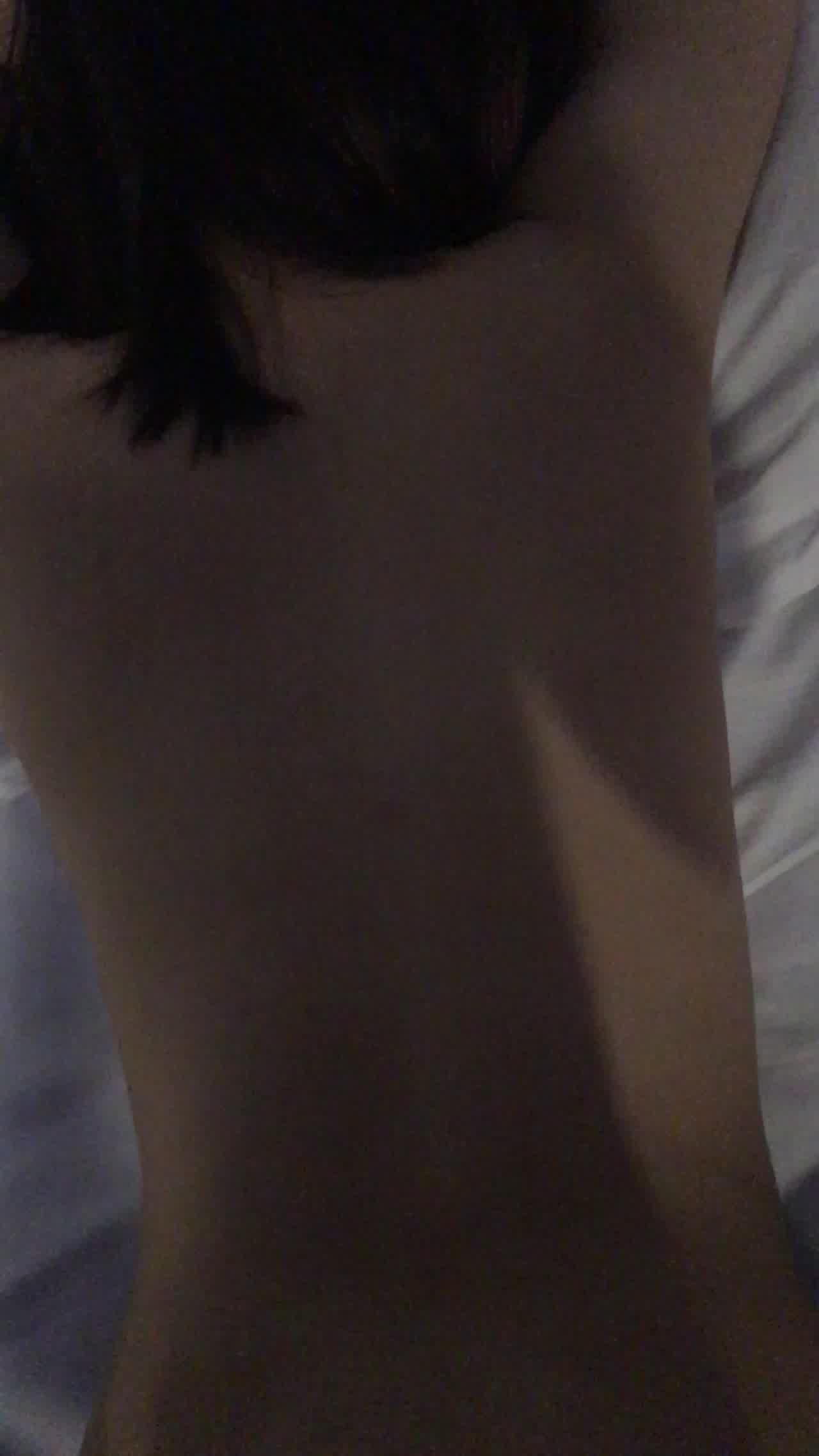  贫乳小女友 说好不流出的...你这渣男 的剧照6