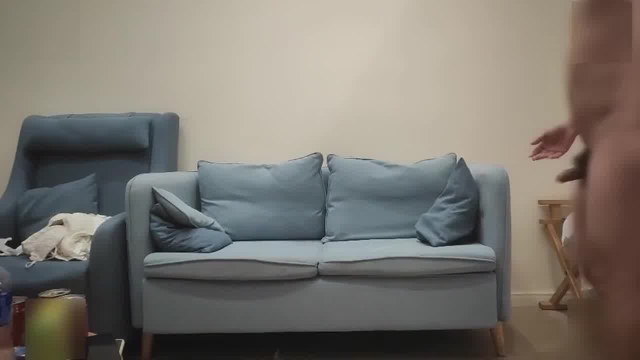  颜值小姐姐，单纯可爱‘老公好痒啊’被老哥双洞齐开，疼出眼泪‘你怎么那么猛’剧烈抽插，啪啪打桩！ 的剧照9