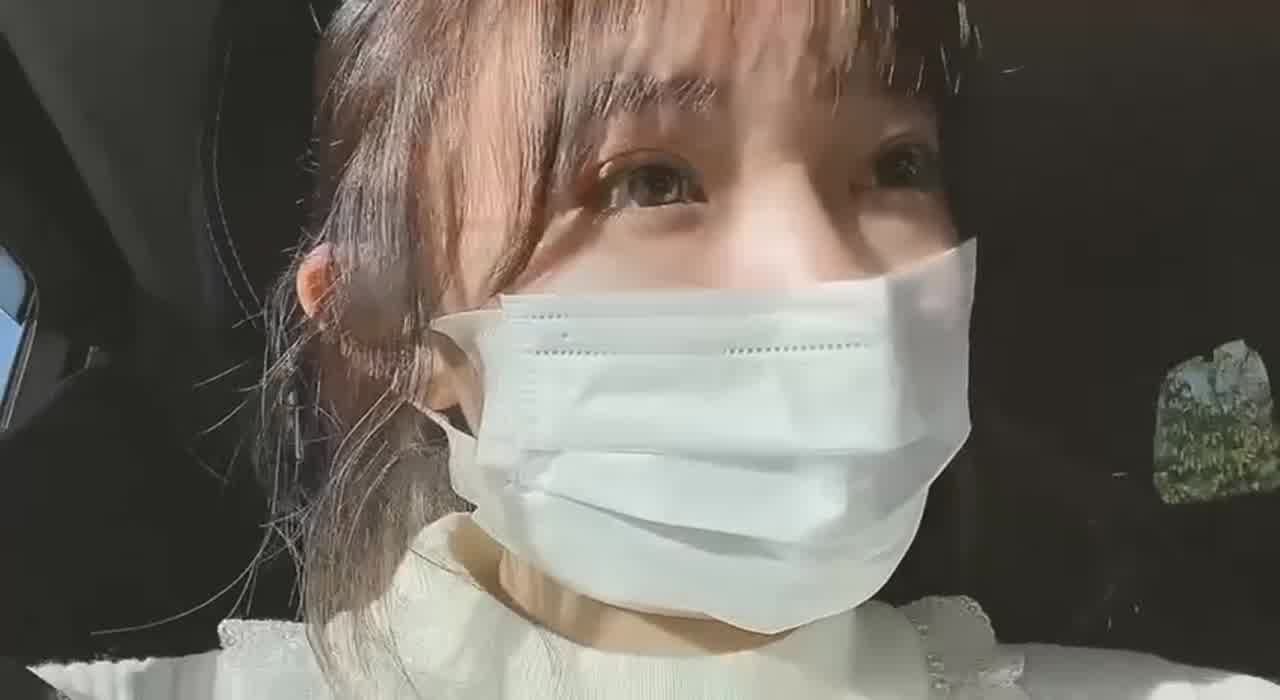  小骚妹上位驱动胴体 最后侧入极品大奶 的剧照1