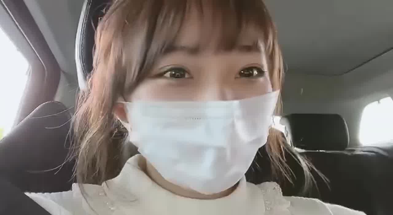  小骚妹上位驱动胴体 最后侧入极品大奶 的剧照3