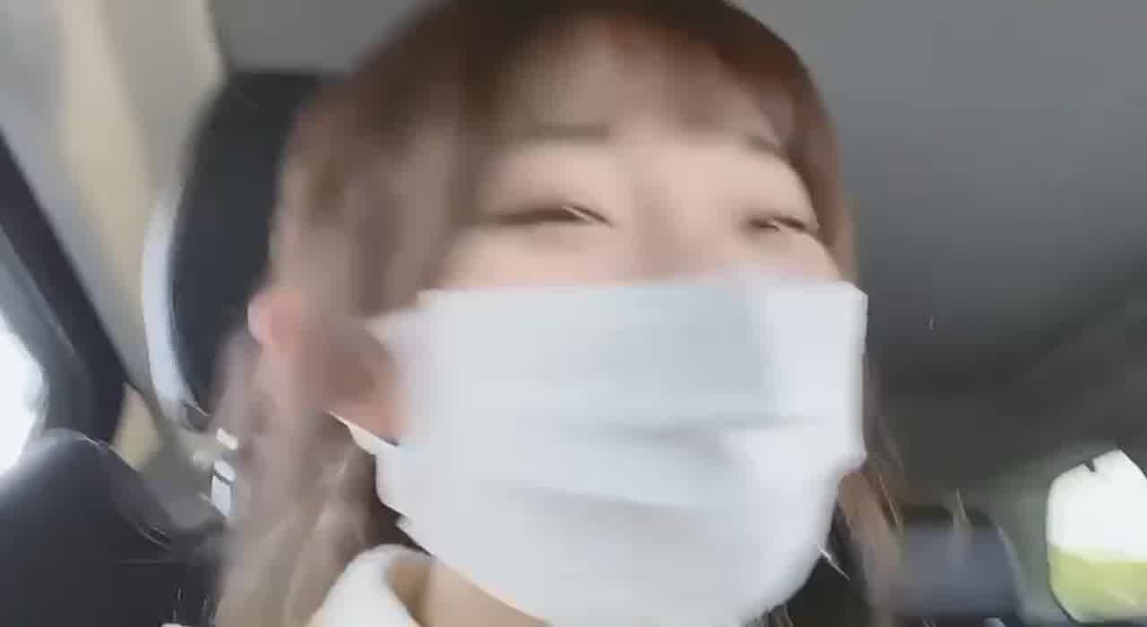  小骚妹上位驱动胴体 最后侧入极品大奶 的剧照7