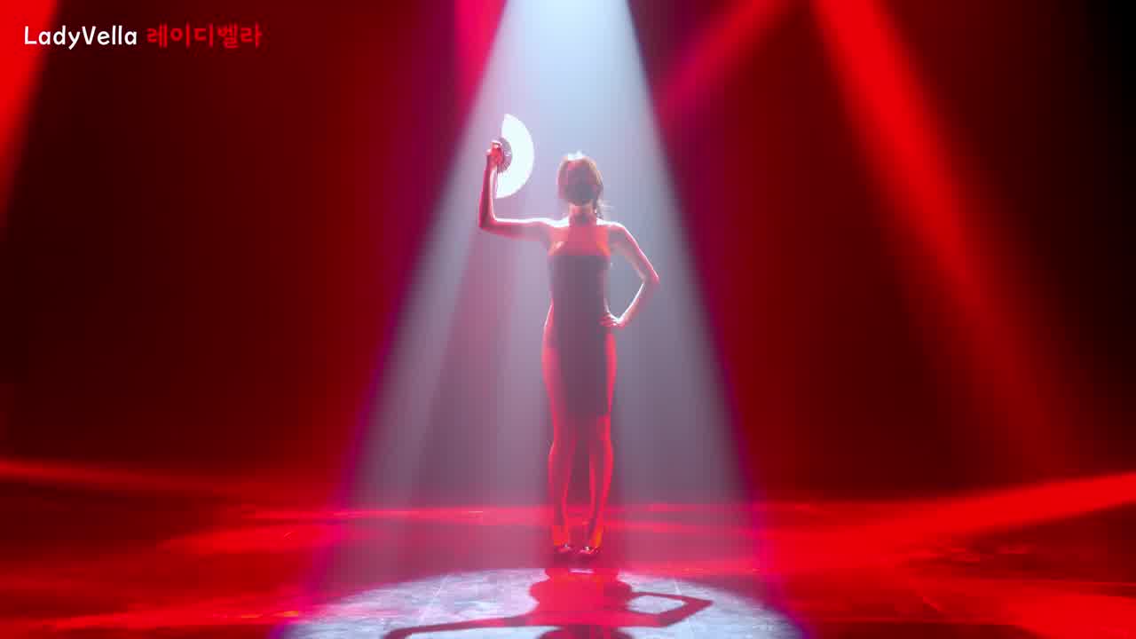  Lady vella 修身开叉旗袍加高跟鞋 小姐姐等你来吃掉 的剧照6