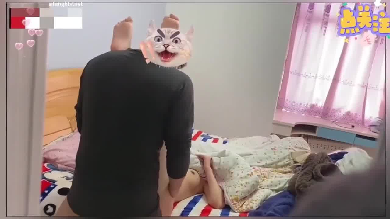  真实妇女乱伦 强迫睡觉的女儿 各种骚话肏屄 的剧照2