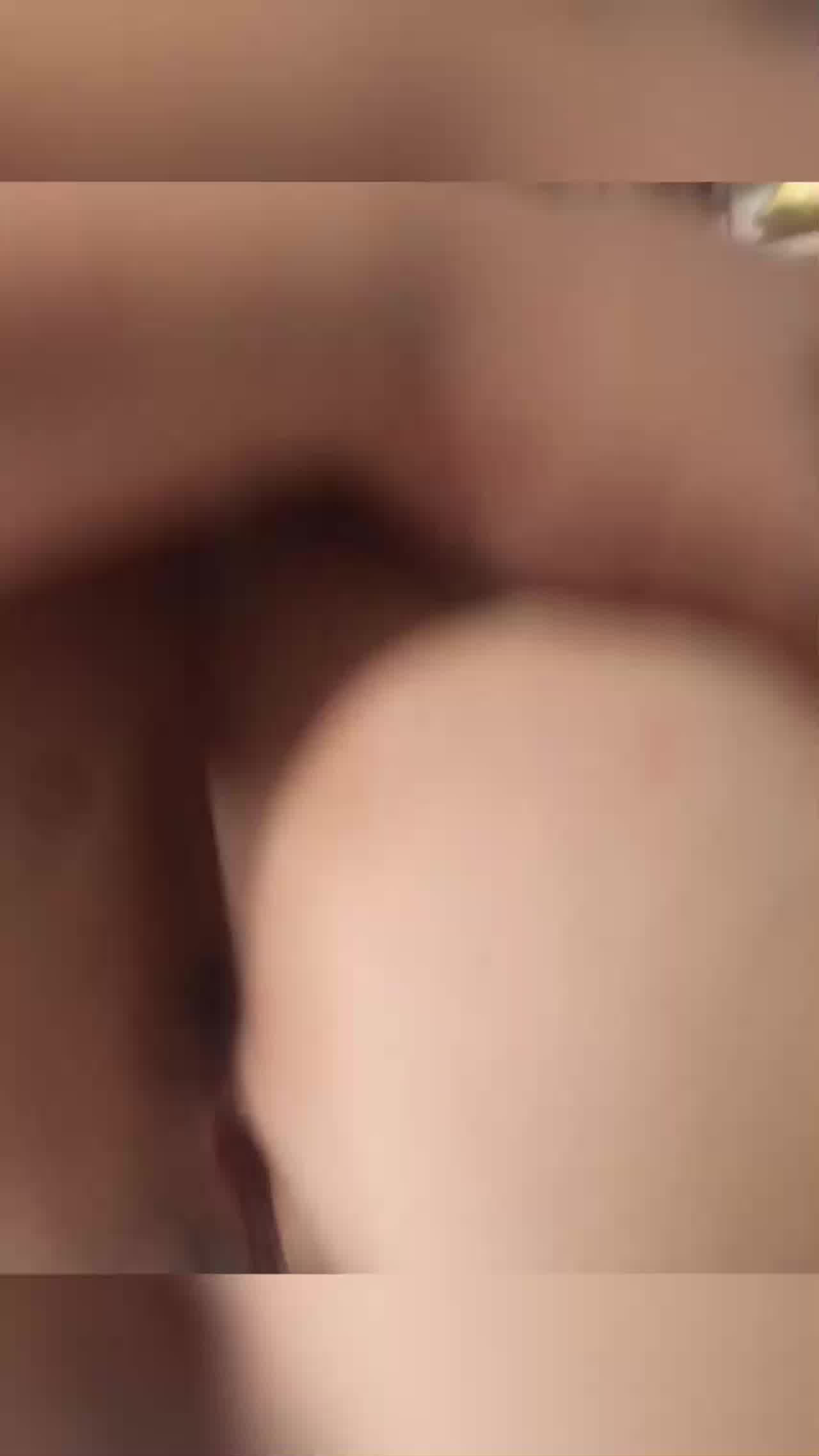  浪荡小女友舌技一流，口爆肉棒最后颜射满脸 的剧照9