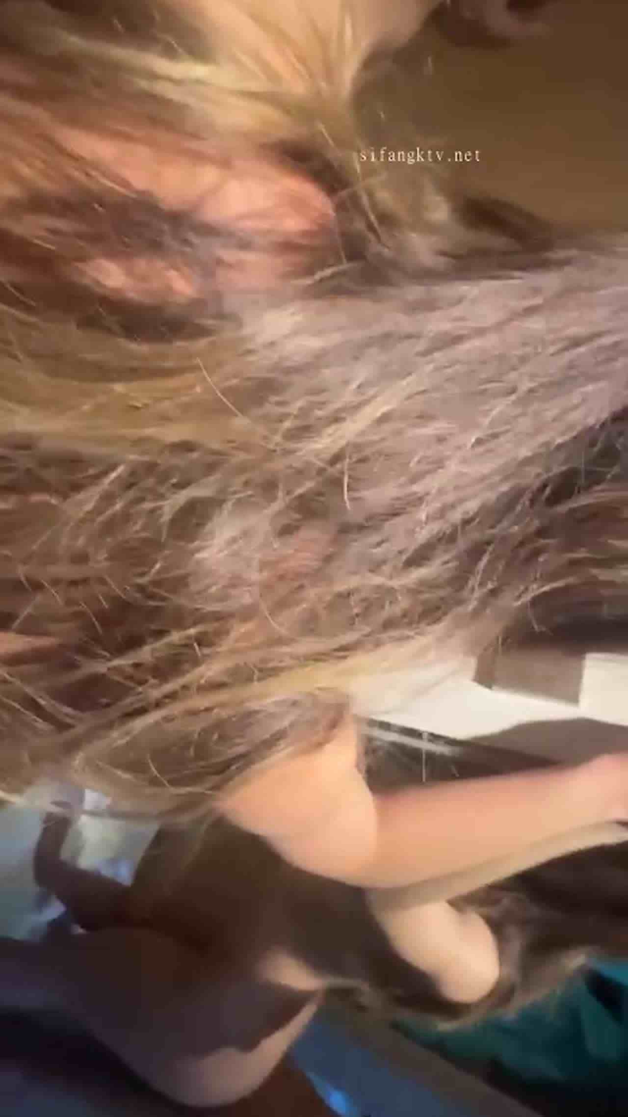  反差小母狗后入双飞啪啪啪，看的爽死啦 的剧照6