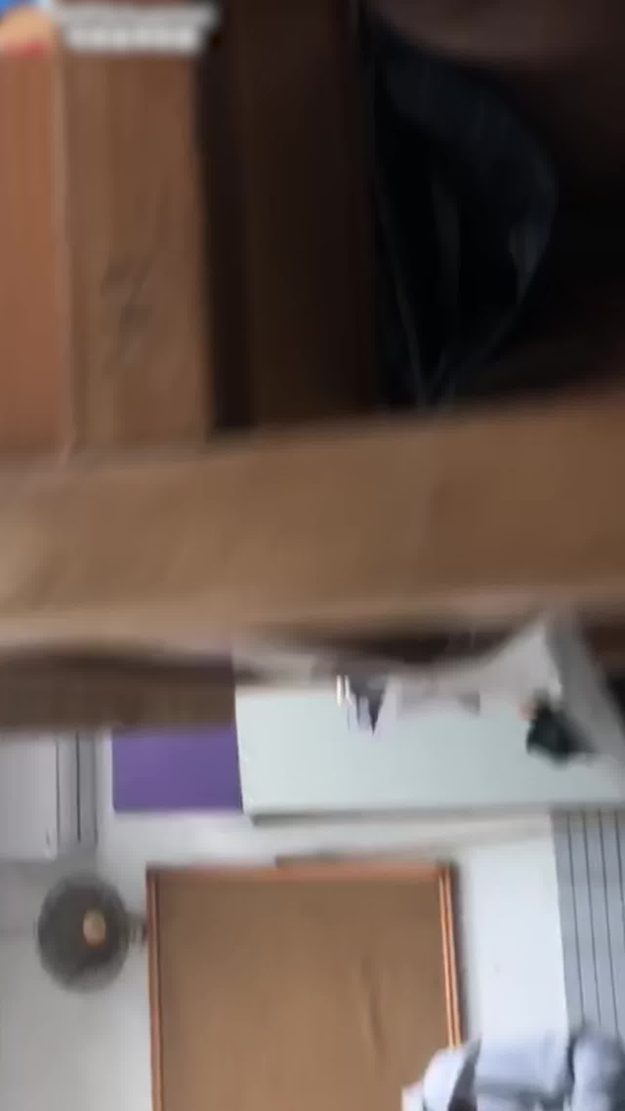  高二早熟学生妹，教室露出，超大胆，揉奶漏逼，自己玩了起来，好骚啊！ 的剧照10