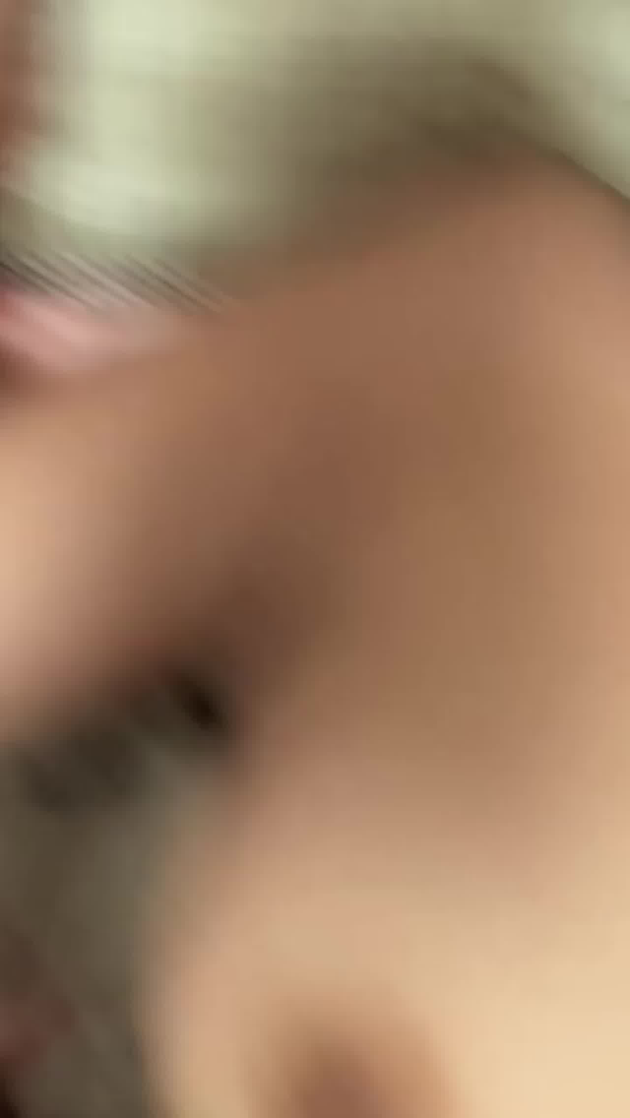  【兄妹乱伦】父母不在家，哥哥看到妹妹丰满多姿，性起不顾妹妹反抗，强行插入 的剧照6