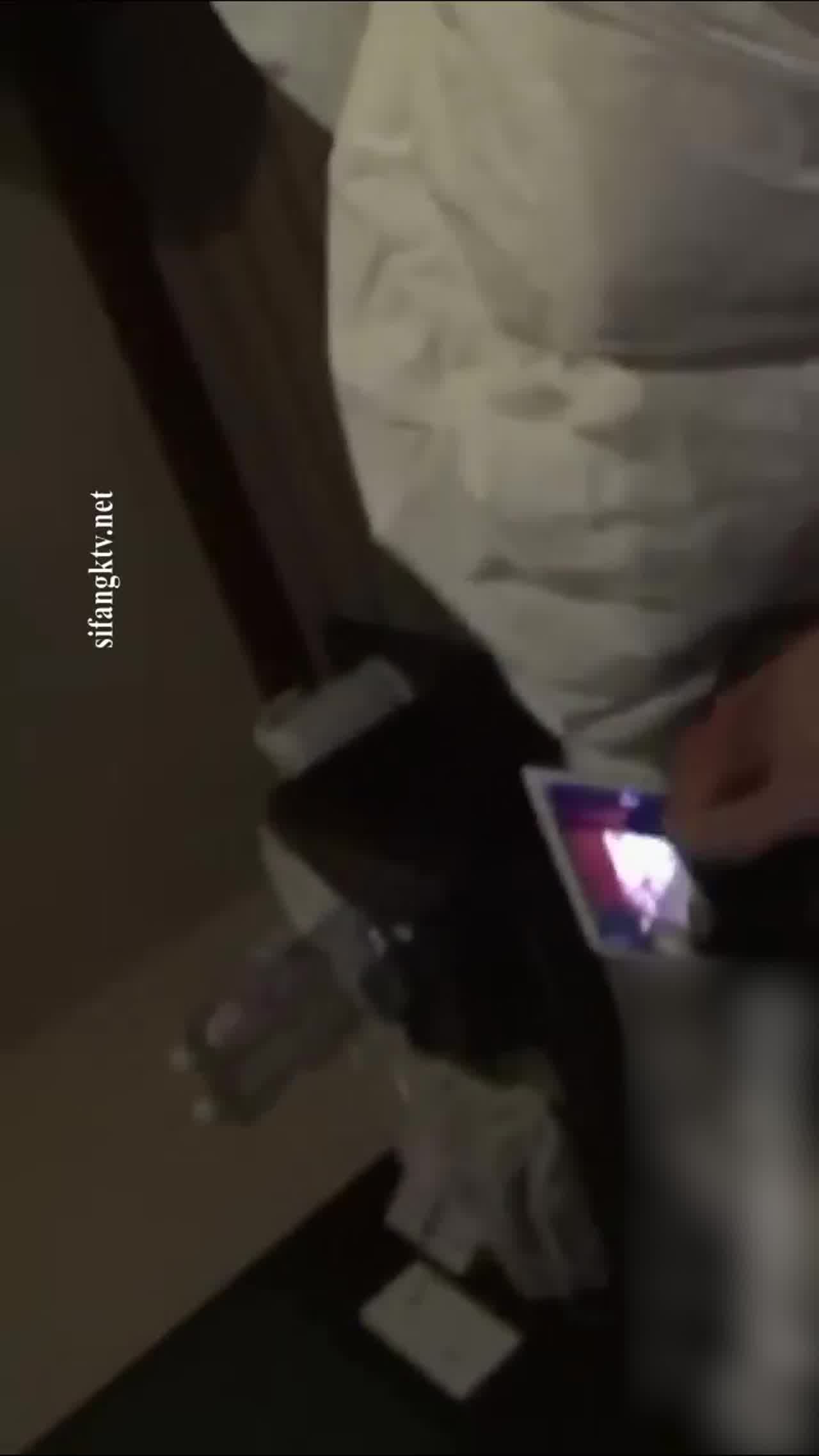  人妻总爱约炮老公戴绿帽都不知道！！ 的剧照3