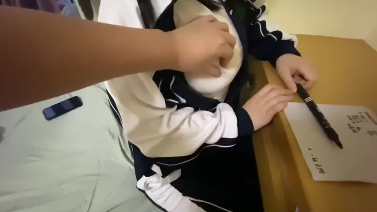  写作业的大胸妹妹 的剧照4